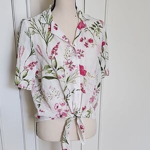 Elegant Floral Button-Up Blouse - White and Pink